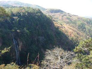 waterval bij Lilivingstonia waterval bij Lilivingstonia